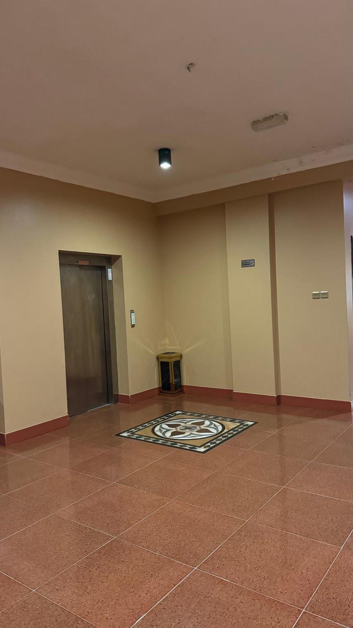 Gulf Crown Hotel Apartment Seeb Exterior photo