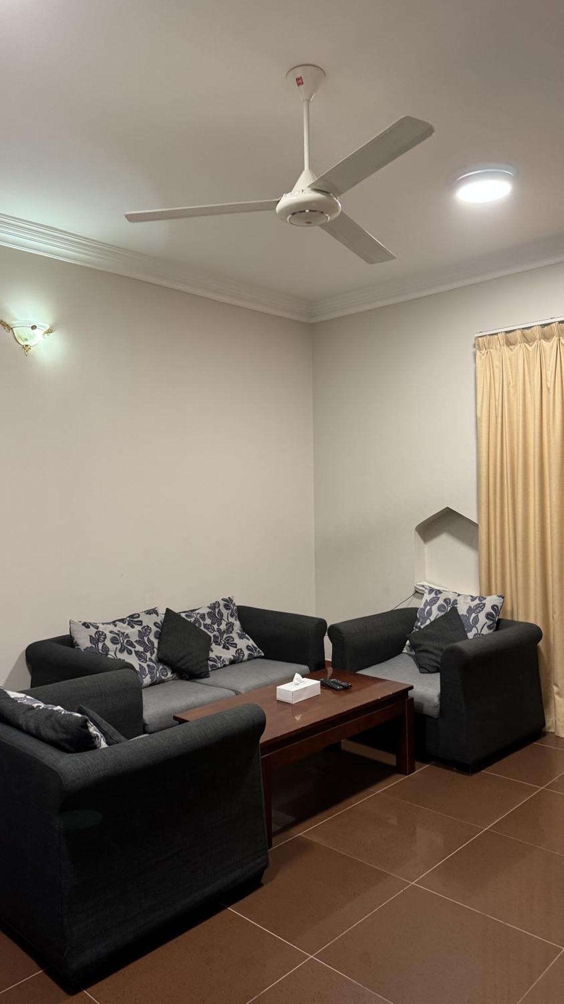 Gulf Crown Hotel Apartment Seeb Exterior photo