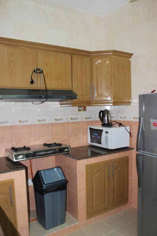 Gulf Crown Hotel Apartment Seeb Room photo